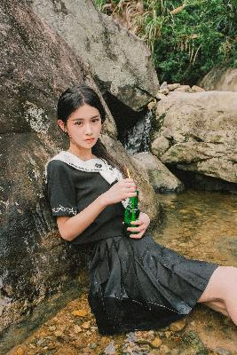 黑色天鹅绒1976意大利