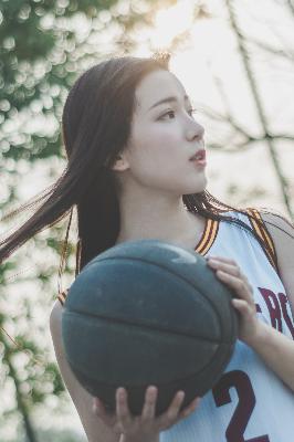 迪拜的女孩在线观看完整免费高清满天星